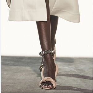 Studio Amelia Tubular Pretzel 75 Heel in Tan